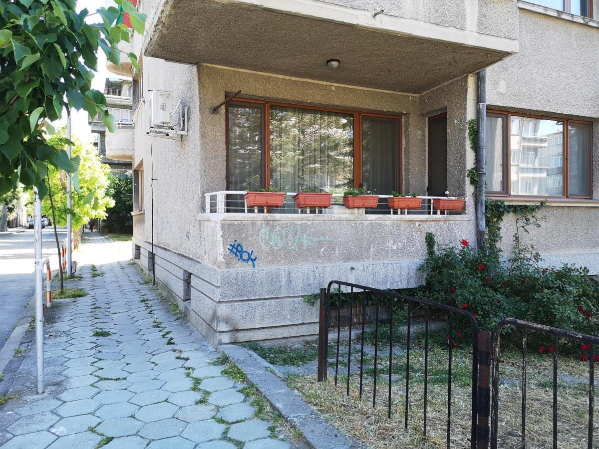 Central Varna Apartment - Lets4Holiday Exterior foto