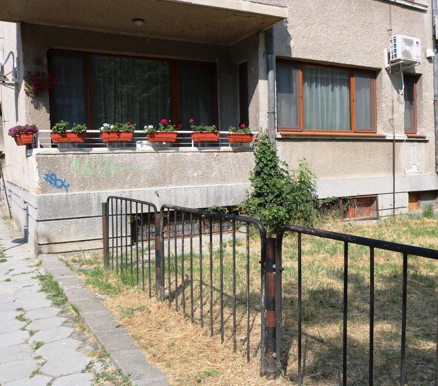 Central Varna Apartment - Lets4Holiday Exterior foto