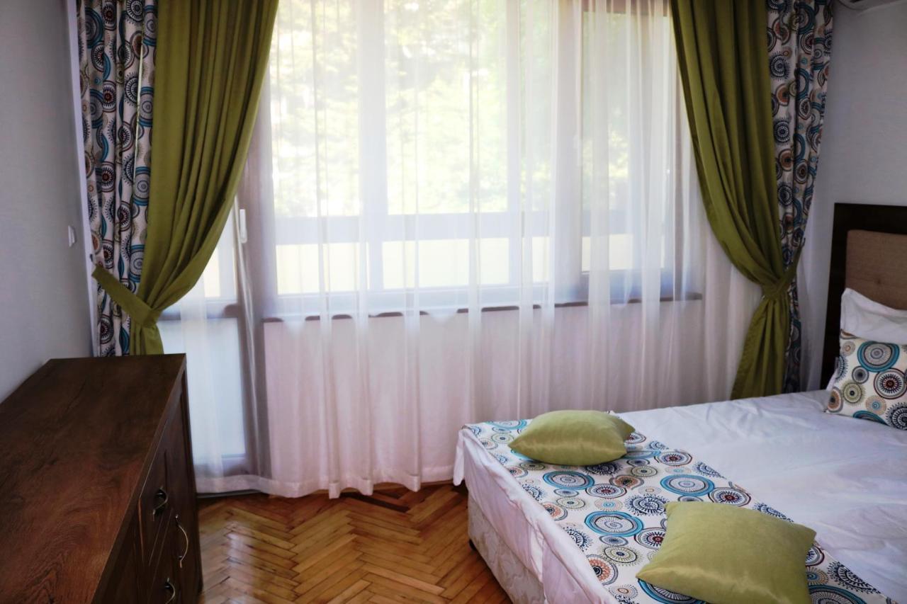 Central Varna Apartment - Lets4Holiday Exterior foto