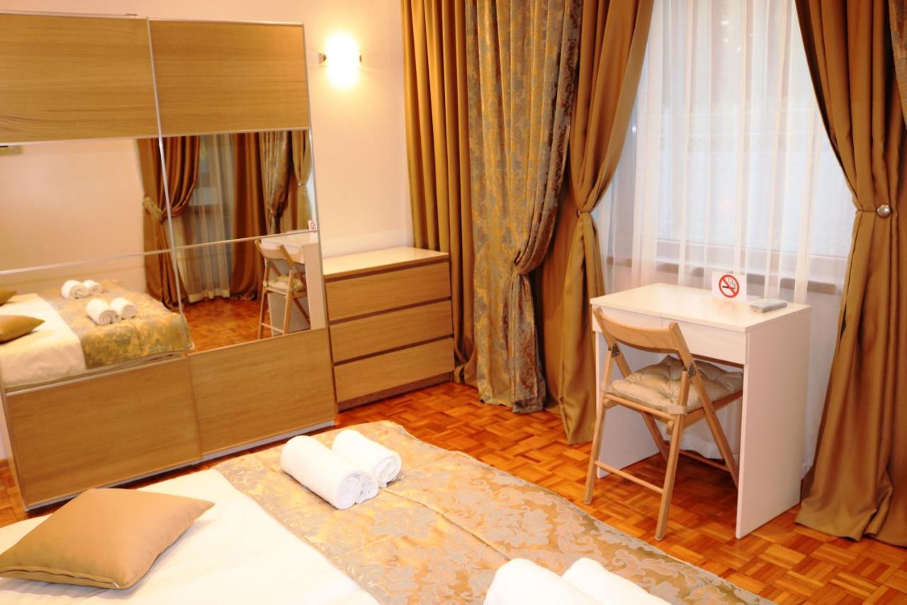 Central Varna Apartment - Lets4Holiday Exterior foto