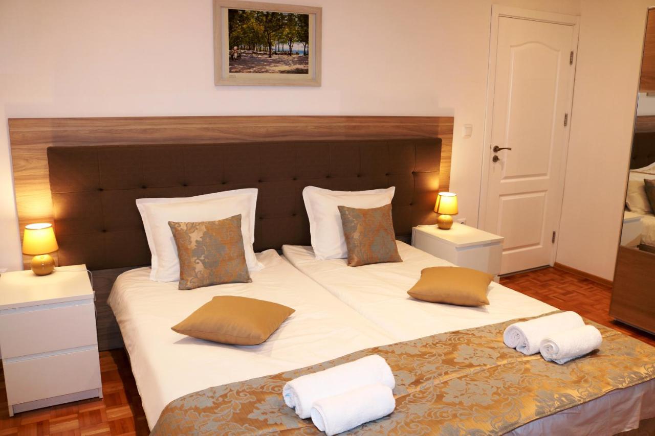 Central Varna Apartment - Lets4Holiday Exterior foto